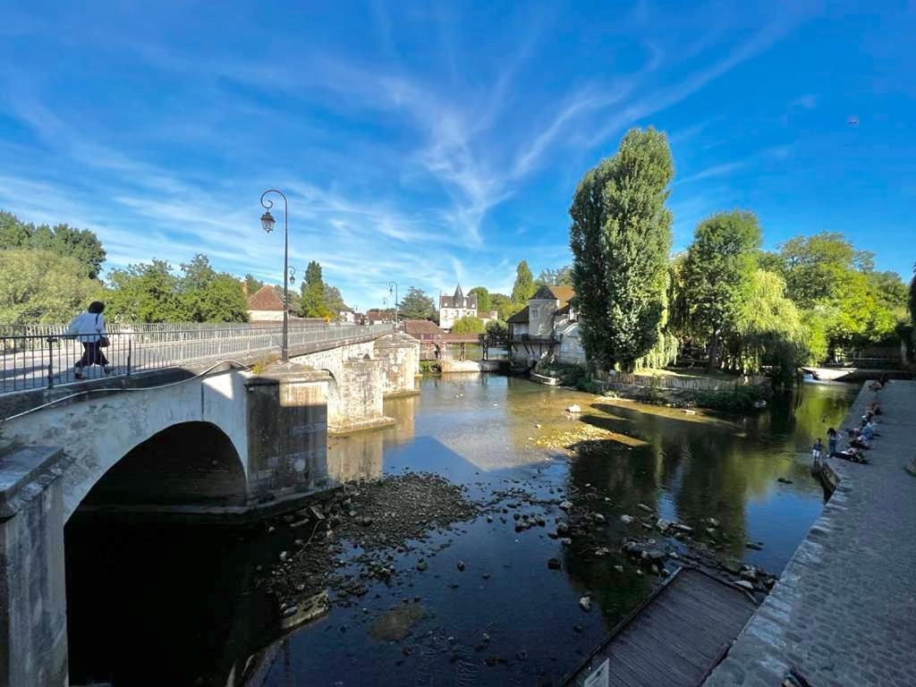Les Pieds Dans L'Eau - Moret Centre Eksteriør bilde